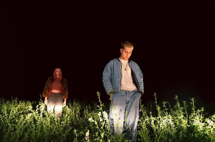 “se siente bien” el nuevo feature de Lua Lacruz y Melej