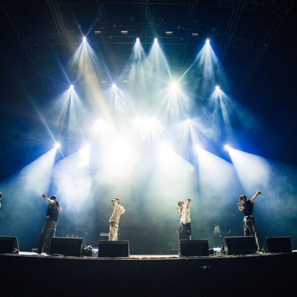 RIIZE se corona como el primer grupo masculino de K-Pop en llegar a Lollapalooza LATAM 